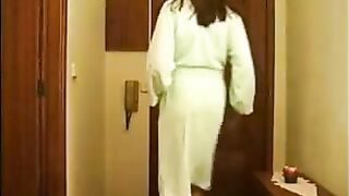 Ana Paula Melo & Cristina Junior - Portuguese jealous housewive beat down by a hooker.