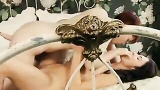 Beautiful Woman has unexpected Lesbian sex