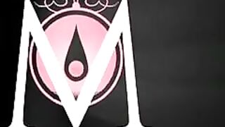 MOM Mature lesbian loves a strong orgasm 