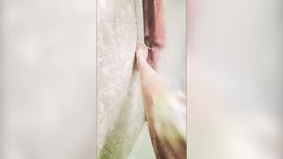 Washing my smutty soles (it tickles)