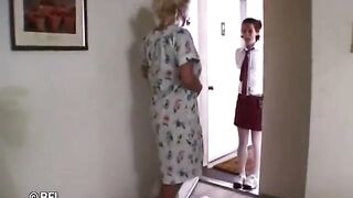 My stepmom likes my soaked pussy