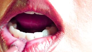 Throat Fetish POV: Lip Gloss
