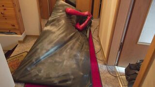 Vacbed with gloves and Russian Gasmask and fantasticrubber Catsuit