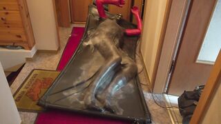 Vacbed with gloves and Russian Gasmask and fantasticrubber Catsuit