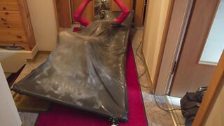 Vacbed with gloves and Russian Gasmask and fantasticrubber Catsuit