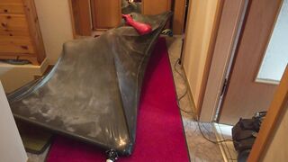 Vacbed with gloves and Russian Gasmask and fantasticrubber Catsuit