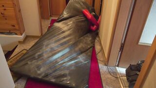 Vacbed with gloves and Russian Gasmask and fantasticrubber Catsuit