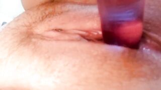 See me play with my cunt until I squirt