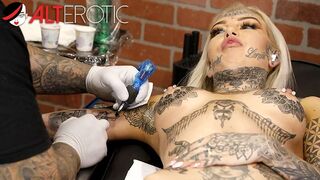 Amber Luke masturbates whilst getting tattooed