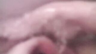 Артем сам себе дрочит ногами лижет ноги сам себе в воде self suck autofellatio self footjob