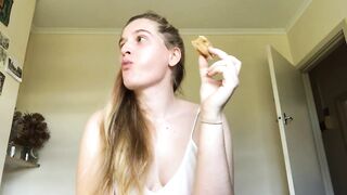hawt hotty eats vegemite scroll