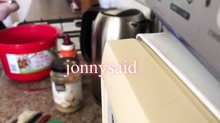 sexy angel makes U mi goreng