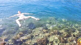 Marvelous Amateur Naturist: Outdoor Stretching & Stripped Swimming Art
