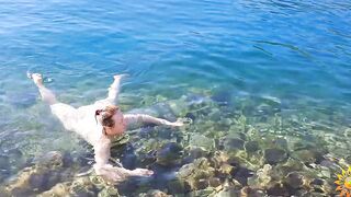 Marvelous Amateur Naturist: Outdoor Stretching & Stripped Swimming Art