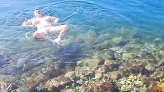 Marvelous Amateur Naturist: Outdoor Stretching & Stripped Swimming Art