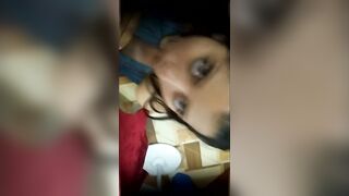 conosco a una zorrita en el boliche y me la llevo a mi casa