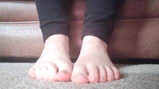 ASMR- baby oil foot massage (whispers + giggles)
