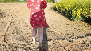 ⭐ Alice - Squatting to void urine in public outdoors - for all u pee lovers out there ;)