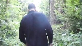 Leona de la Rochelle suce dans les bois