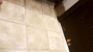 Flooding with urinate