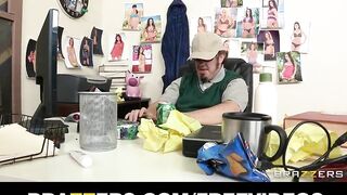 HAWT Latin chick Veronica Rodriguez learns this babe can squirt