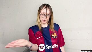 A Barcelona Supporter Banged By PSG Fan in The Corridors Of The Football Stadium !!!