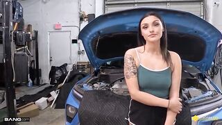 Lexa Jo's Roadside Supplementary Service: Mechanic Fixes Her Car with Sex