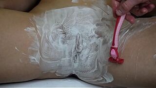 Shaving a Bushy Cunt with Shaving Foam! Close-up!