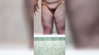 big beautiful woman mother I'd like to fuck mommy peeing in the shower in slow motion