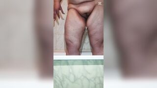 big beautiful woman mother I'd like to fuck mommy peeing in the shower in slow motion
