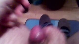 Артем сосет сам себе дрочит ногами кончил на ноги член в попу self suck autofellatio self footjob