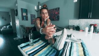 mother I'd like to fuck Pours Oil on her Feet & Teases u with her Consummate Pink Soles! HD PREVIEW