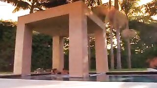 Tiffani-Amber Thiessen - Jaime Pressly