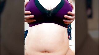 My full fluphy abdomen and 36D titties getting bounced around in SLOWMO