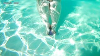 SSBBW Underwater Feet