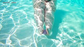 SSBBW Underwater Feet