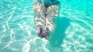 SSBBW Underwater Feet
