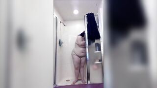 Hawt big beautiful woman Doxy Teases in the Shower