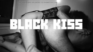 Lulee makes her lover shiver underneath her fingers, in advance of making him groan