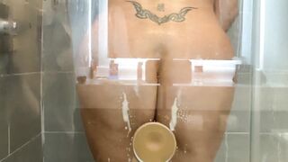 Banging my snatch in the shower