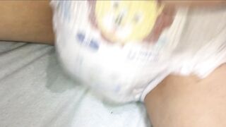 029 おむつを二重に履いておもらし！興奮しちゃいます♪