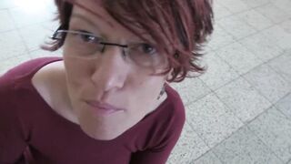 Hard Screw in a Teach Station - Popp Sylvie in Public