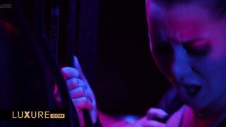 Surprise fuckfest in a swinger club