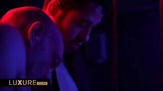 Surprise fuckfest in a swinger club