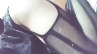 juguetona usa un sex toy grande