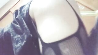 juguetona usa un sex toy grande