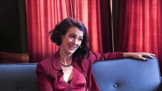 Lewd hottie gets fingers thrust in her twat on daybed