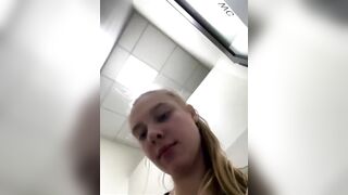 Fingering snatch in public cumming so sexy