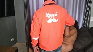 Coastal guy part two: I let the delivery chap bang me bareback. I'm an simple doxy (mother I'd like to fuck).