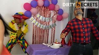 I ORGANIZE A BIRTHDAY SURPRISE FOR MY STEPDAUGHTER AND THAT BABE BANGS THE ENTERTAINER.